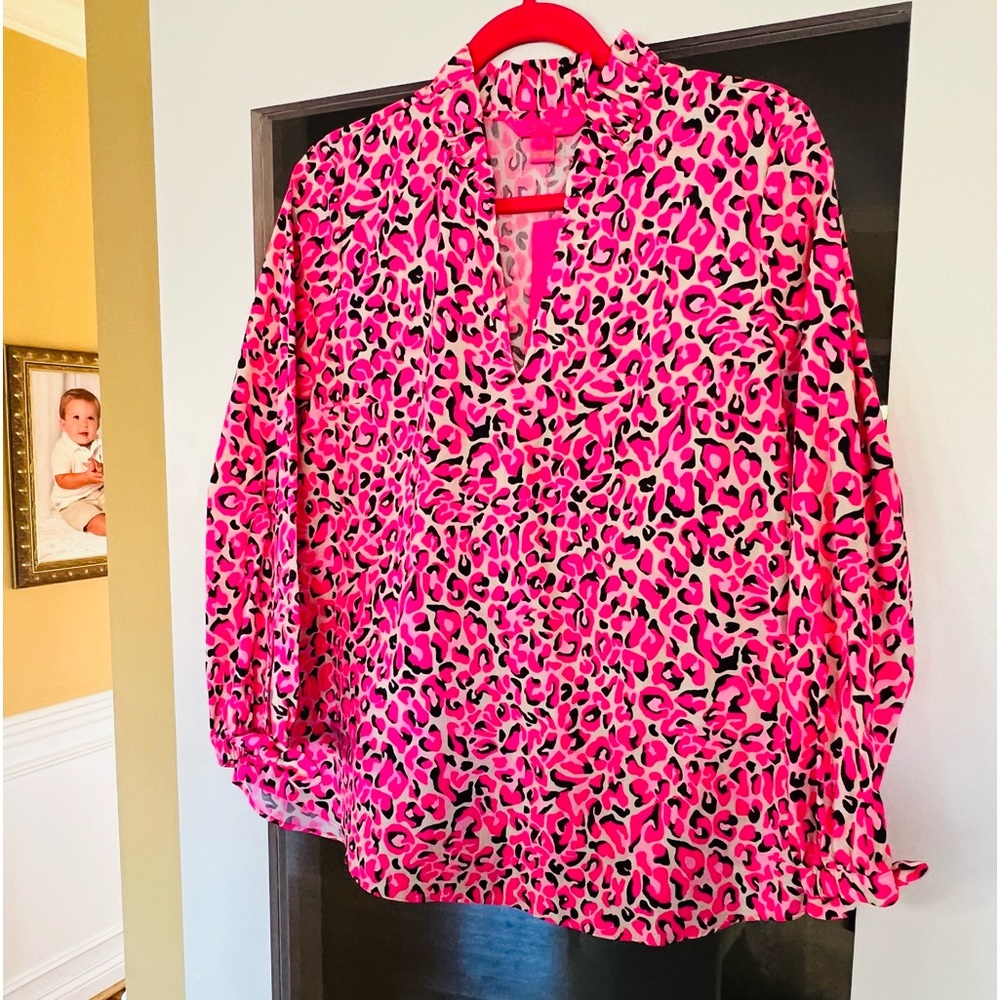 NWT! Gorgeous vibrant Lilly Pulitzer blouse! SZ S